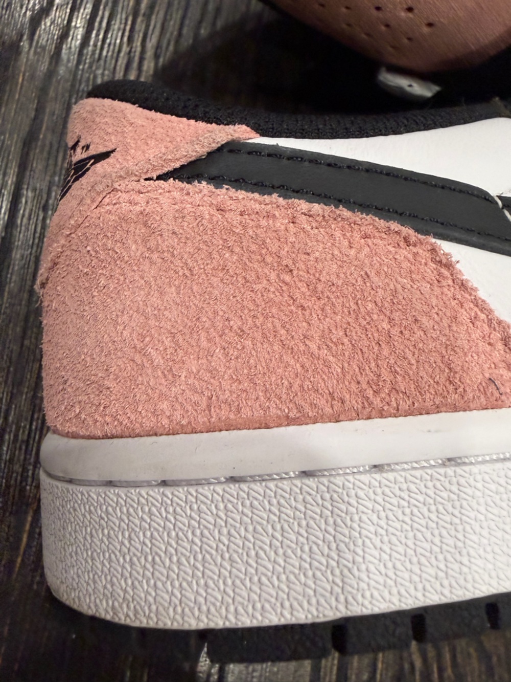 Nike Air Jordan 1 Retro Low OG Bleached Coral Pink Black Size 8 - Picture 2 of 11